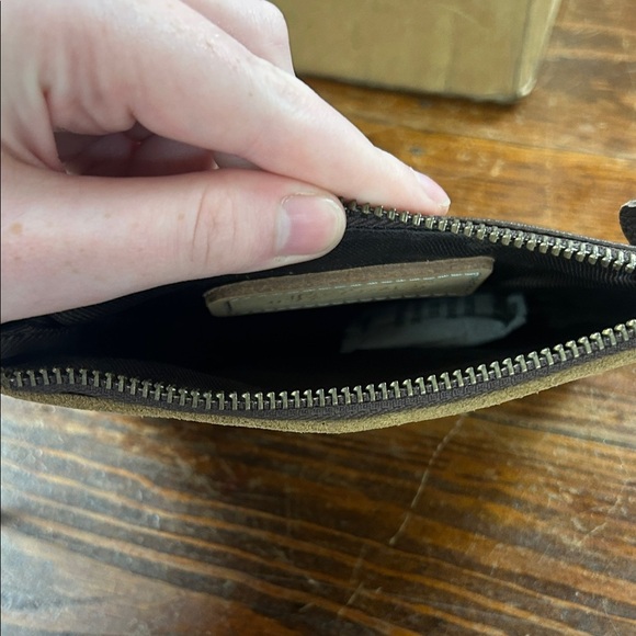 Cowhide and Leather Wristlet - Sixtease - Picture 5 of 5